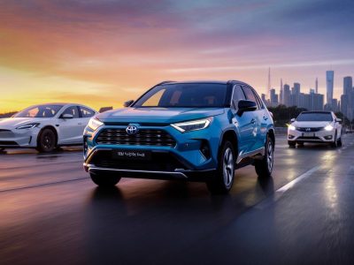 Diese Hybrid-SUV-Sensation schlägt Tesla: Der meistverkaufte Pkw der Welt