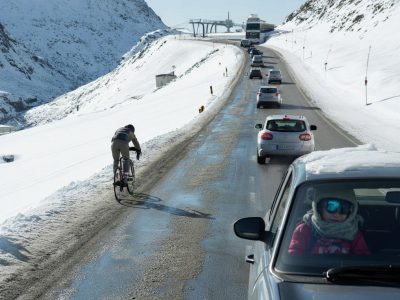 Gefährliche Winterfallen in den Pyrenäen: Warum diese Passstraße Familien und Radfahrer unterschätzt wird