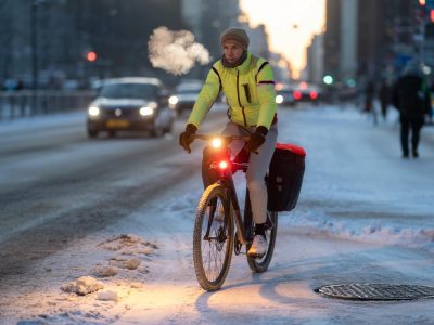 Sicher Radfahren bei Schnee und Glatteis: 5 bewährte Tipps